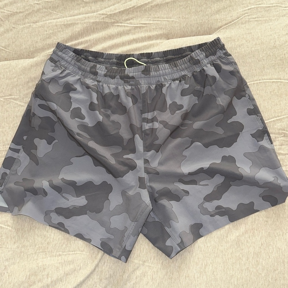 Mens All in Motion Gray Camo Shorts. Size Medium.